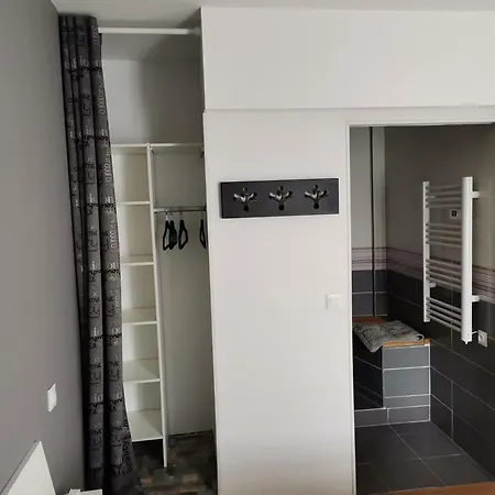 La Ruche Cantalienne Guest house *